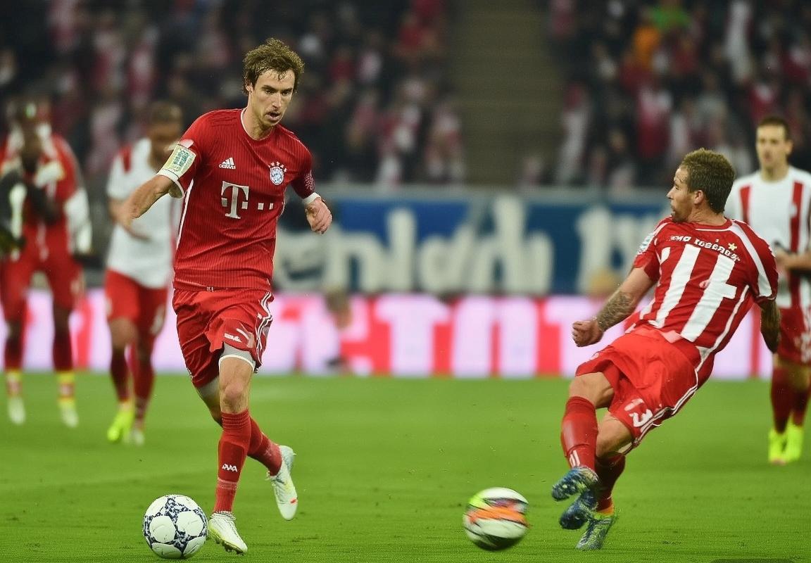 拜仁慕尼黑VS贺芬咸：德甲豪门新锐激战正酣(图3)